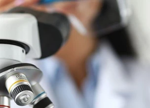 ¿Qué es y qué hace un analista clínico?