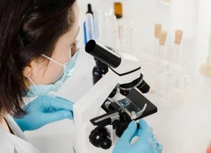 ¿Dónde estudiar un master en biología molecular online?