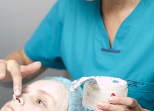 ¿Qué estudiar para trabajar en enfermería dermoestética?