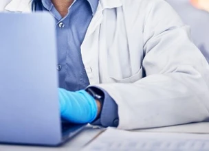 ¿Debería aprender Python o R para trabajar en Bioinformática?