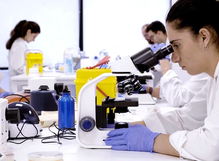 Talleres de Análisis Clínicos y Biología Molecular