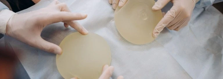 ¿Cómo detectar y tratar una rotura de implantes mamarios?