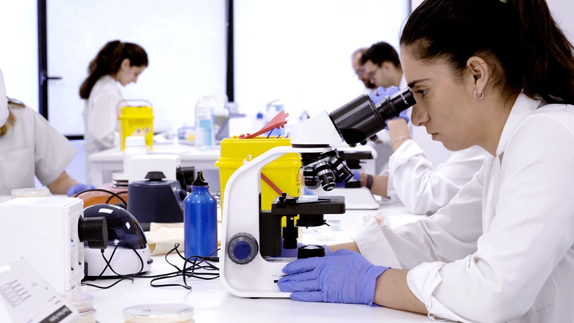 Talleres de Análisis Clínicos y Biología Molecular